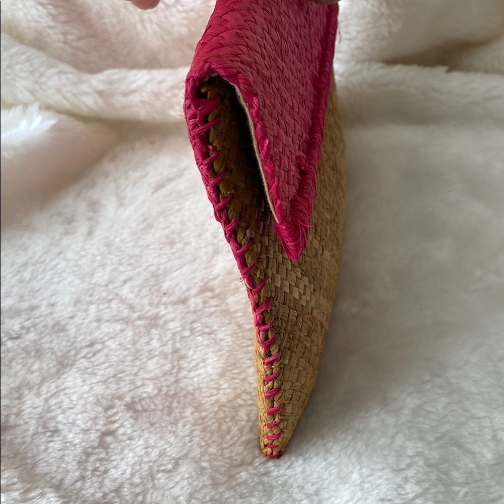 Mad Imports Handmade Woven Raffia Clutch - Madagascar - Picture 6 of 8